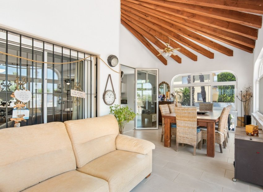 Herverkoop - Landhuis -
Catral