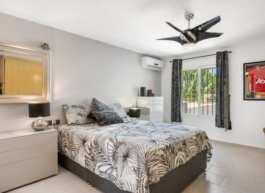 Herverkoop - Landhuis -
Catral