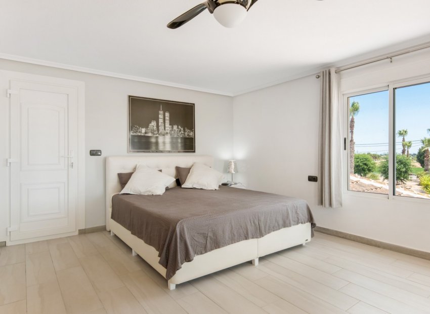 Herverkoop - Landhuis -
Catral