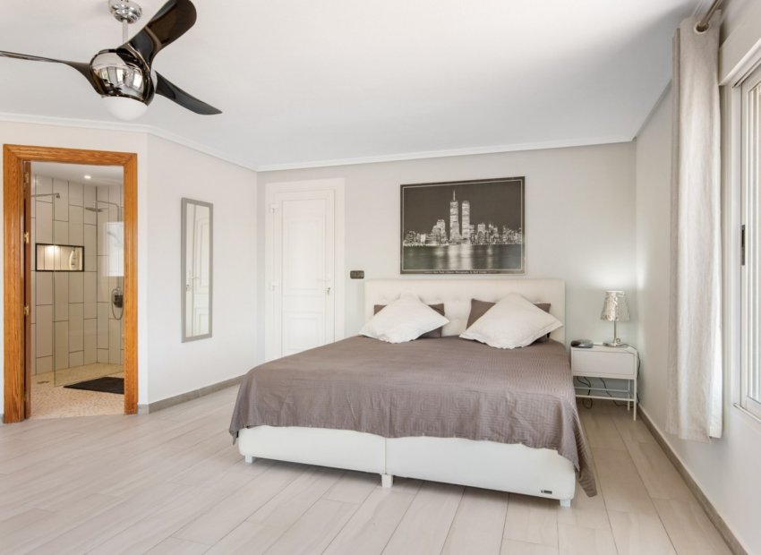 Herverkoop - Landhuis -
Catral