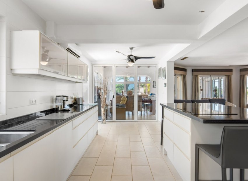 Herverkoop - Landhuis -
Catral