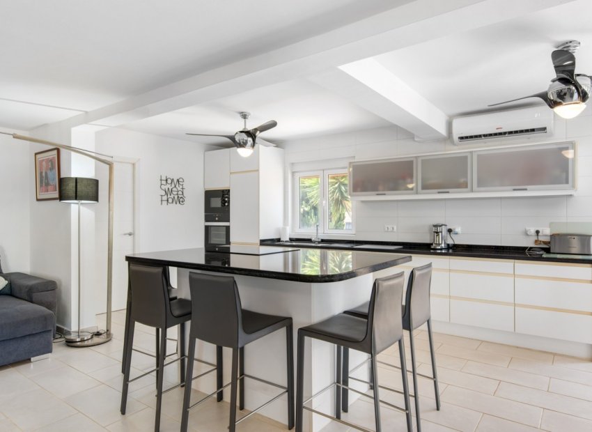 Herverkoop - Landhuis -
Catral