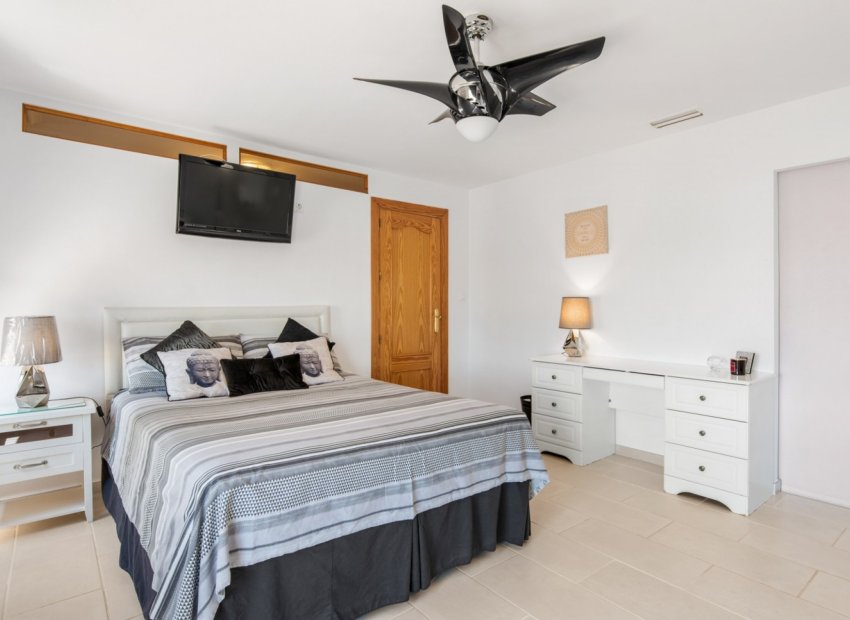 Herverkoop - Landhuis -
Catral