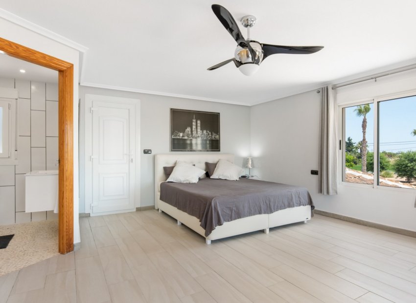 Herverkoop - Landhuis -
Catral