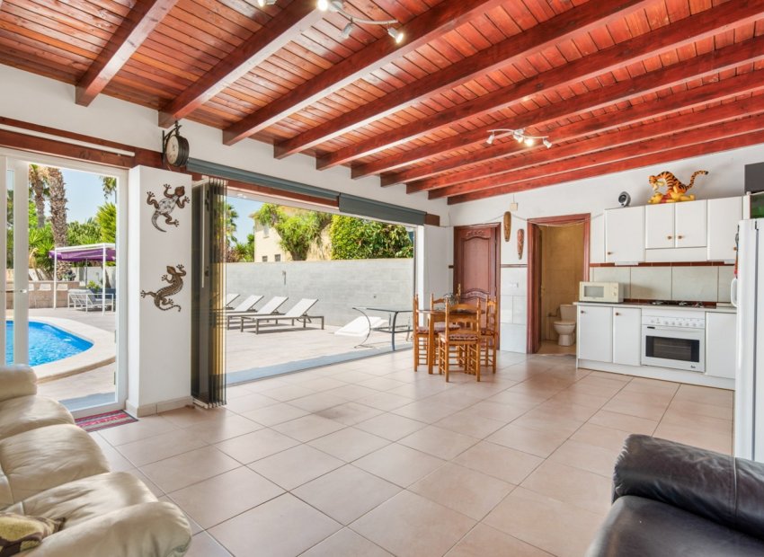 Herverkoop - Landhuis -
Catral