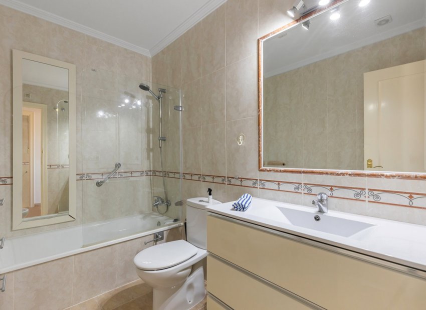 Herverkoop - Penthouse -
Orihuela Costa - Villamartín