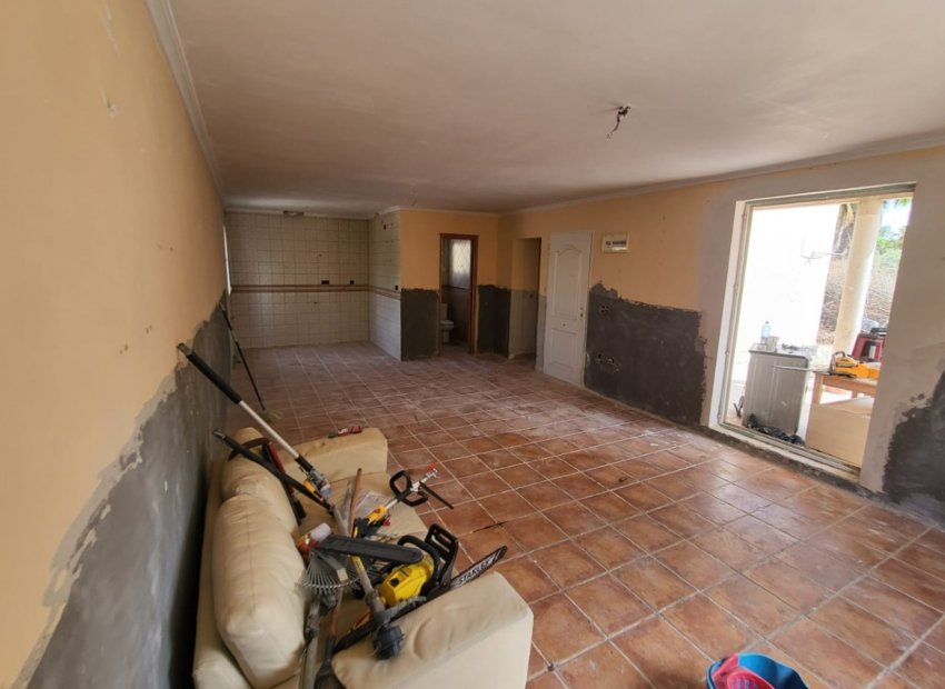 Herverkoop - Renovatie -
Elche - La Hoya