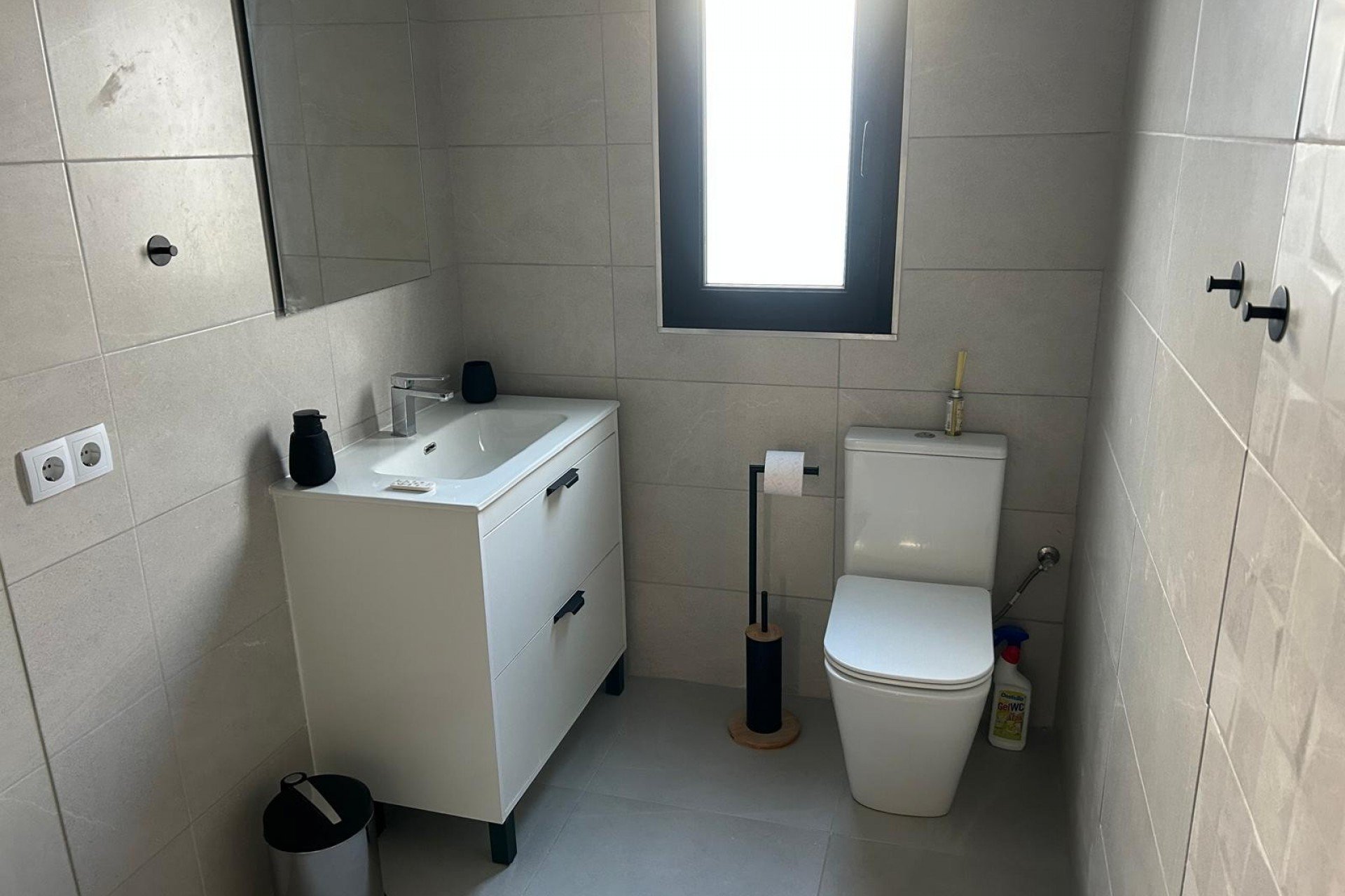 Herverkoop - Rijwoning -
Benejúzar