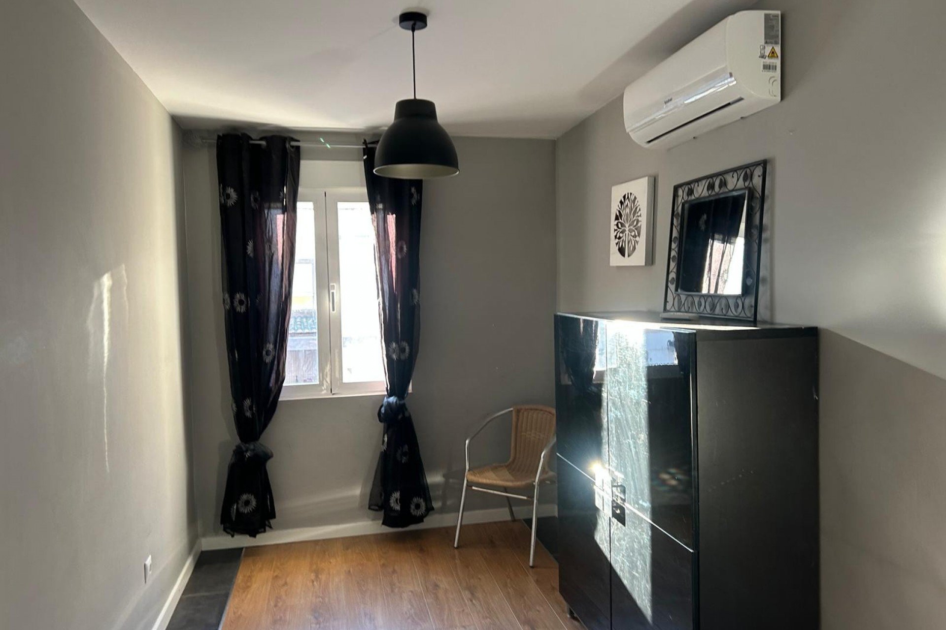 Herverkoop - Rijwoning -
Benejúzar