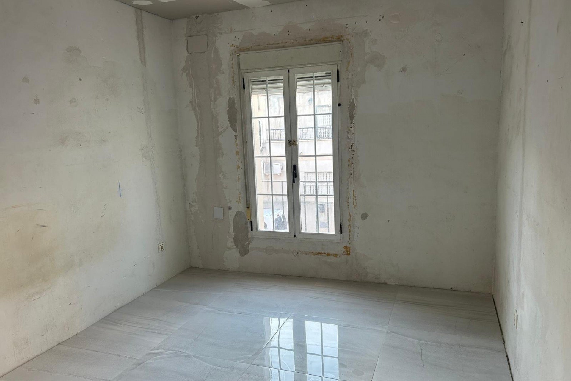 Herverkoop - Rijwoning -
Benejúzar