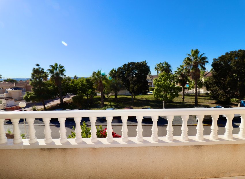 Herverkoop - Rijwoning -
Ciudad Quesada - Rojales - Doña Pepa
