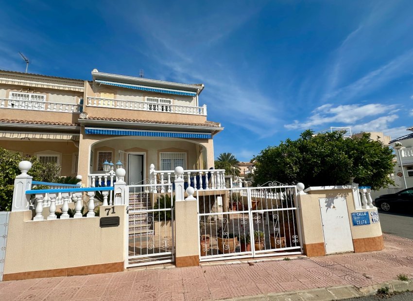 Herverkoop - Rijwoning -
Ciudad Quesada - Rojales - Doña Pepa