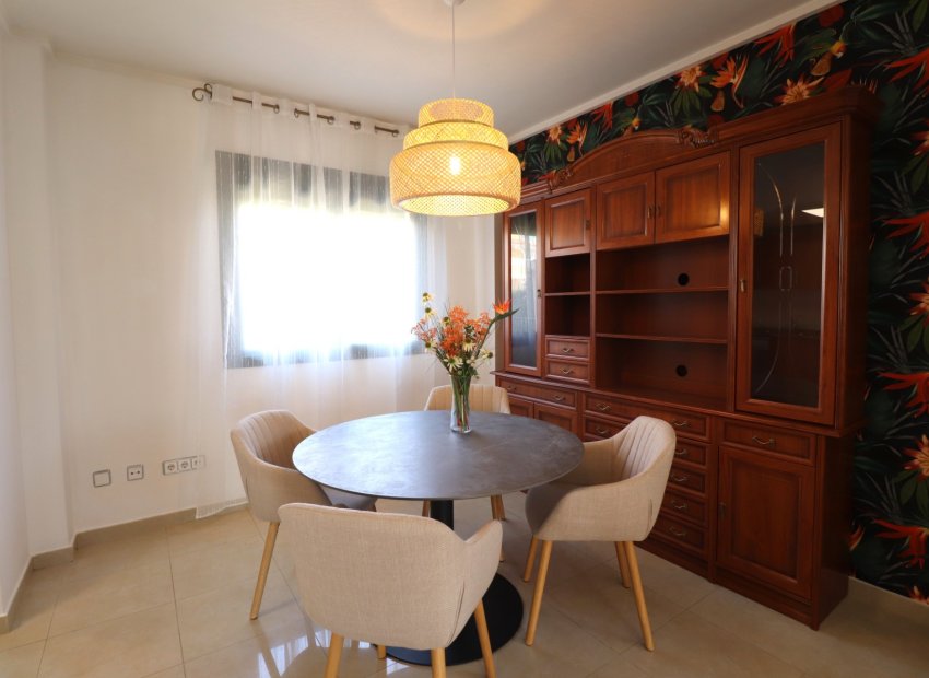 Herverkoop - Rijwoning -
Ciudad Quesada - Rojales - Doña Pepa