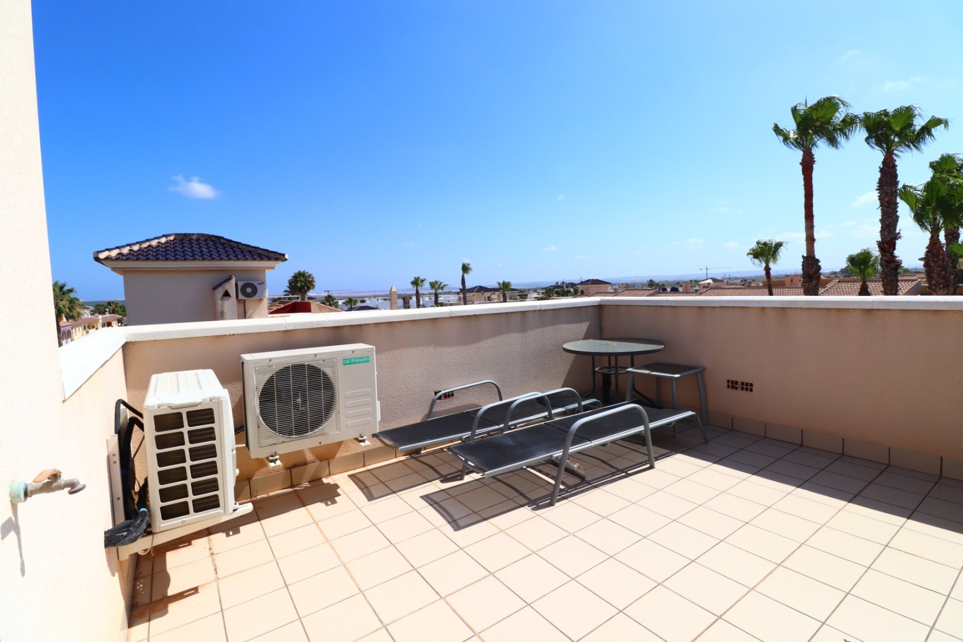 Herverkoop - Rijwoning -
Ciudad Quesada - Rojales - Doña Pepa