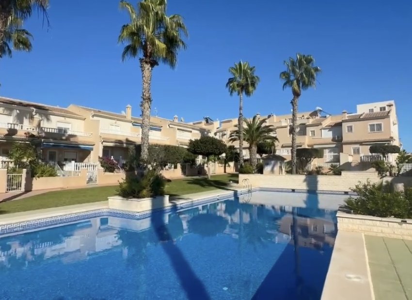 Herverkoop - Rijwoning -
Ciudad Quesada - Rojales - Doña Pepa