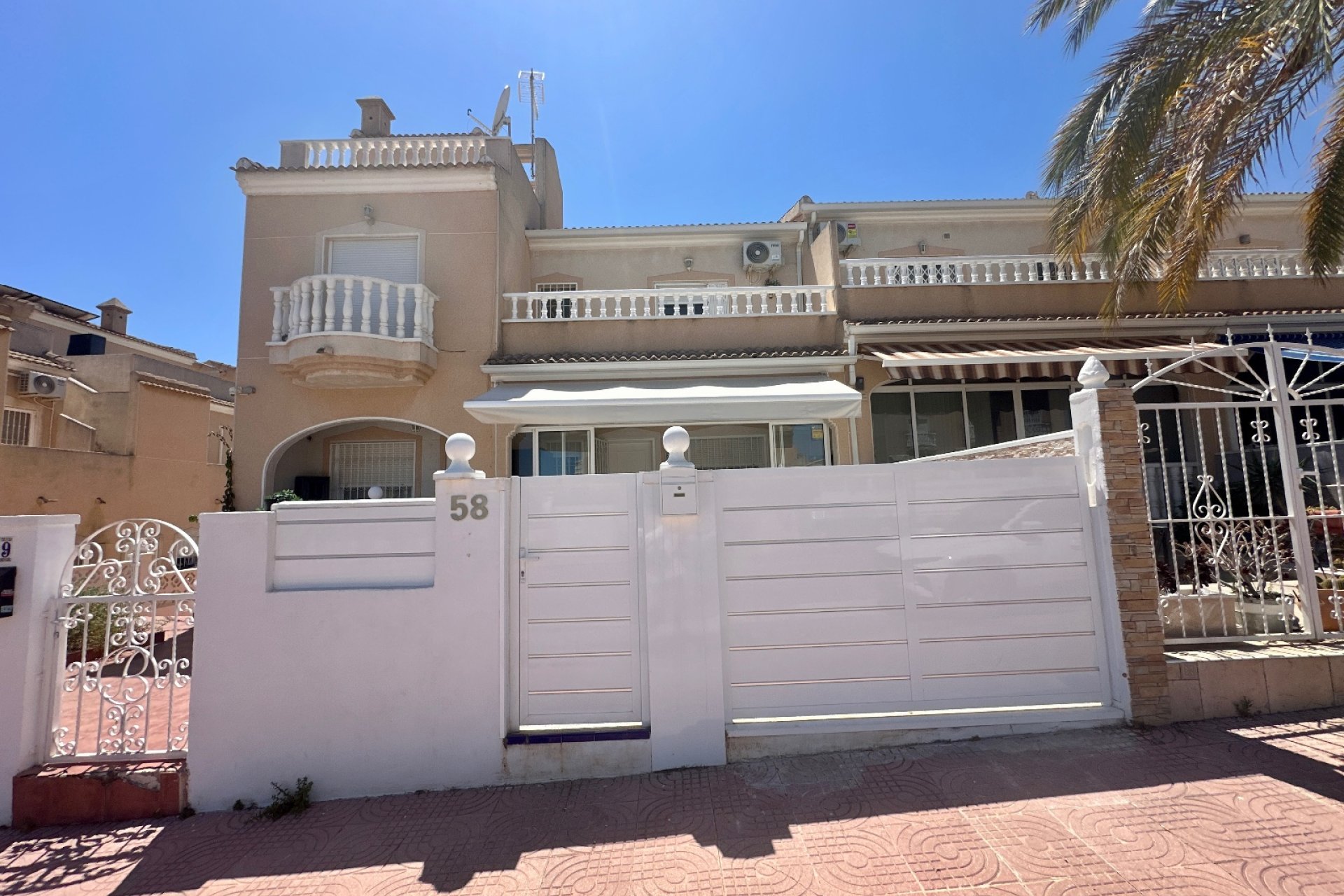 Herverkoop - Rijwoning -
Ciudad Quesada - Rojales - Doña Pepa