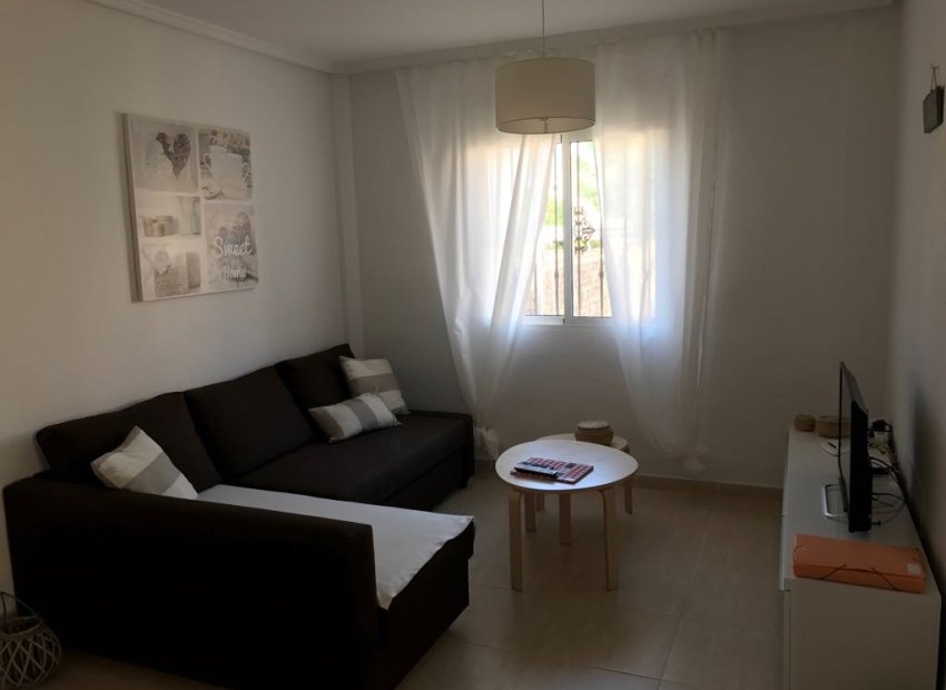 Herverkoop - Rijwoning -
Ciudad Quesada - Rojales - Doña Pepa