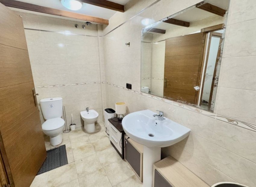 Herverkoop - Rijwoning -
Guardamar del Segura - Urbanizaciones