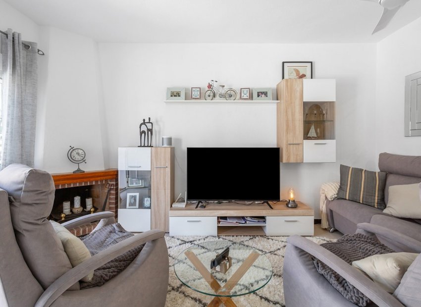 Herverkoop - Rijwoning -
La Mata