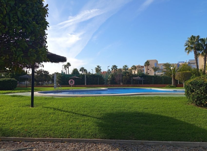 Herverkoop - Rijwoning -
Orihuela Costa - Cabo Roig