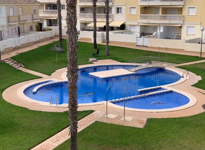 Herverkoop - Rijwoning -
Orihuela Costa - Lomas de Cabo Roig