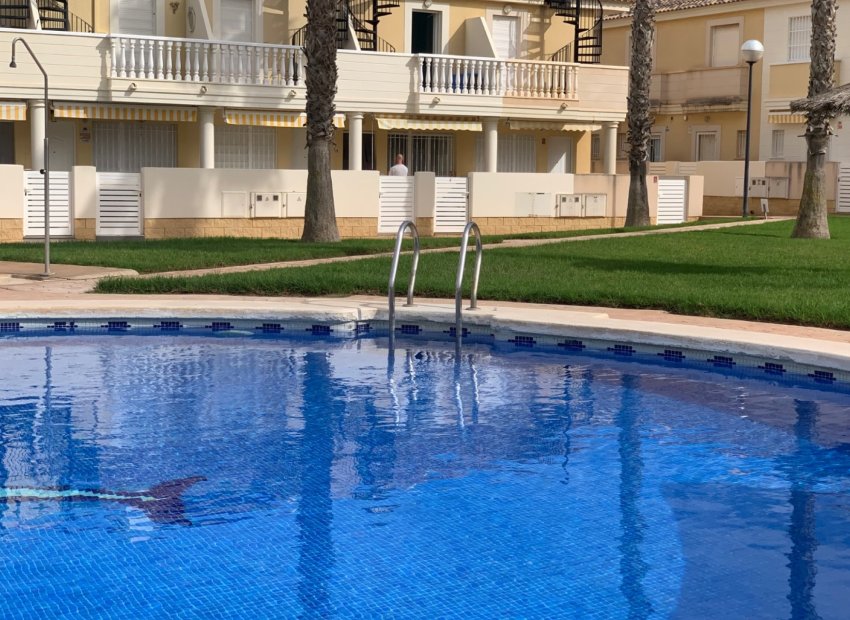 Herverkoop - Rijwoning -
Orihuela Costa - Lomas de Cabo Roig