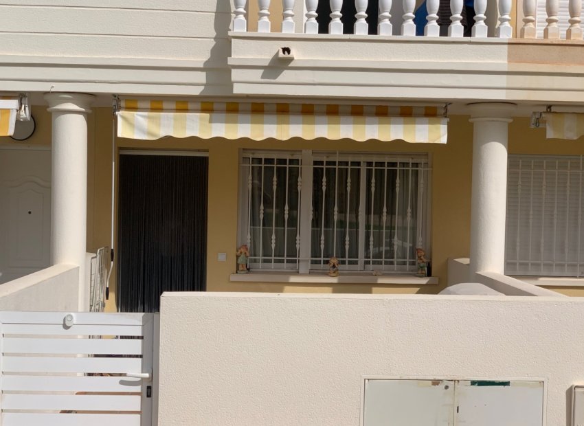 Herverkoop - Rijwoning -
Orihuela Costa - Lomas de Cabo Roig