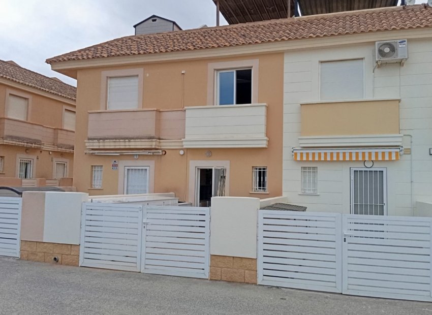 Herverkoop - Rijwoning -
Orihuela Costa - Lomas de Cabo Roig