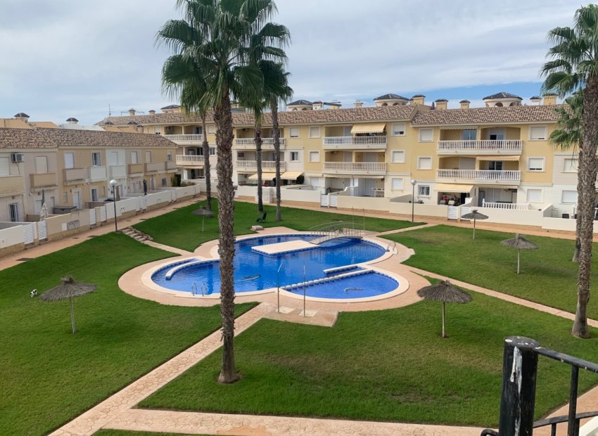 Herverkoop - Rijwoning -
Orihuela Costa - Lomas de Cabo Roig