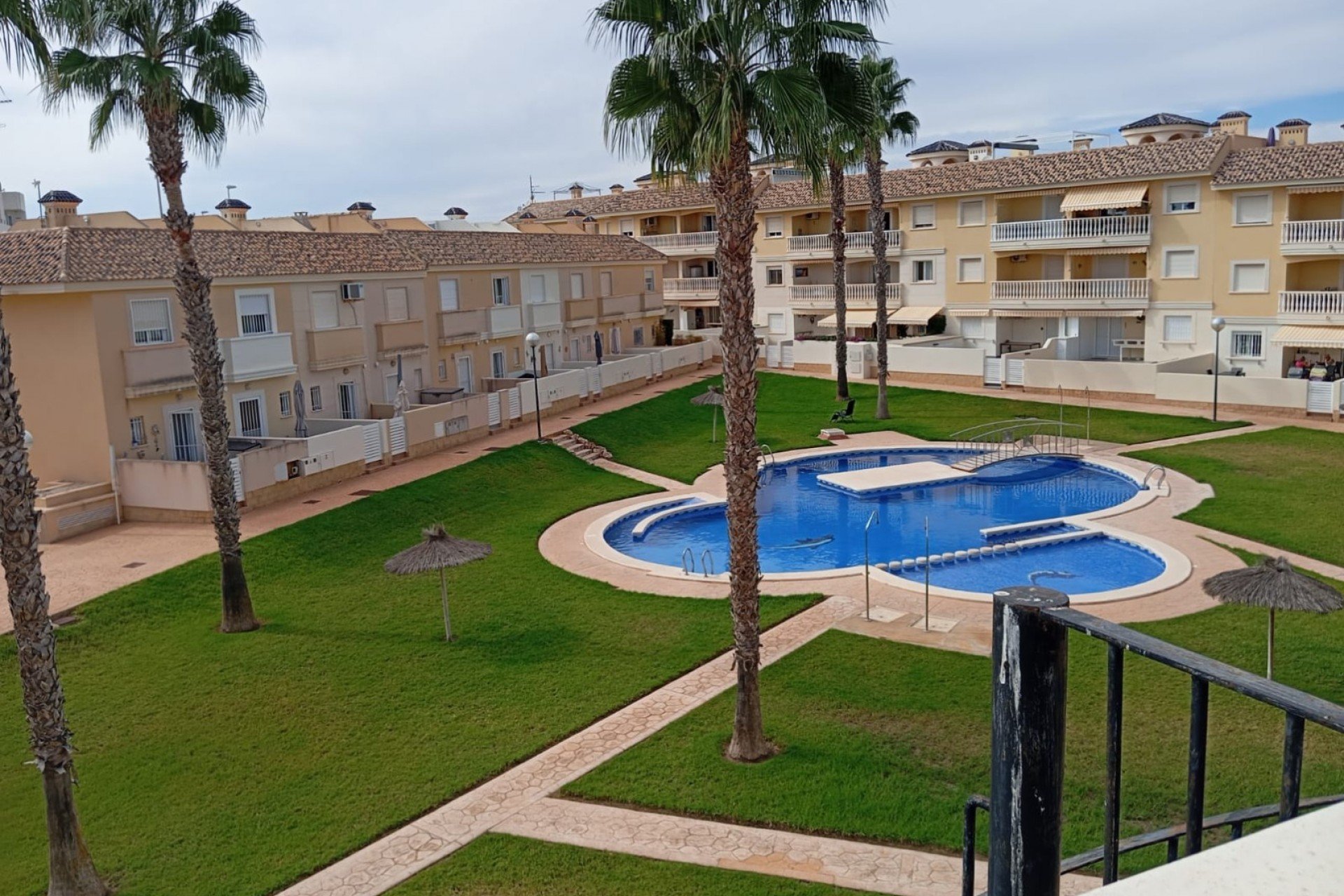 Herverkoop - Rijwoning -
Orihuela Costa - Lomas de Cabo Roig