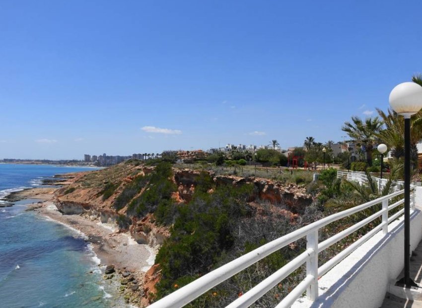 Herverkoop - Rijwoning -
Orihuela Costa - Lomas de Cabo Roig