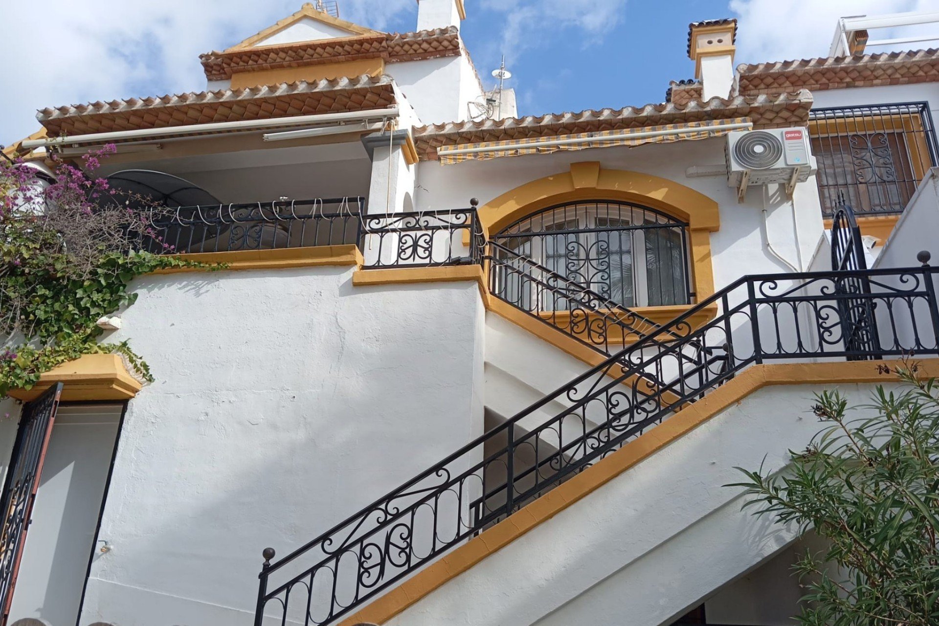 Herverkoop - Rijwoning -
Orihuela Costa - Villamartín