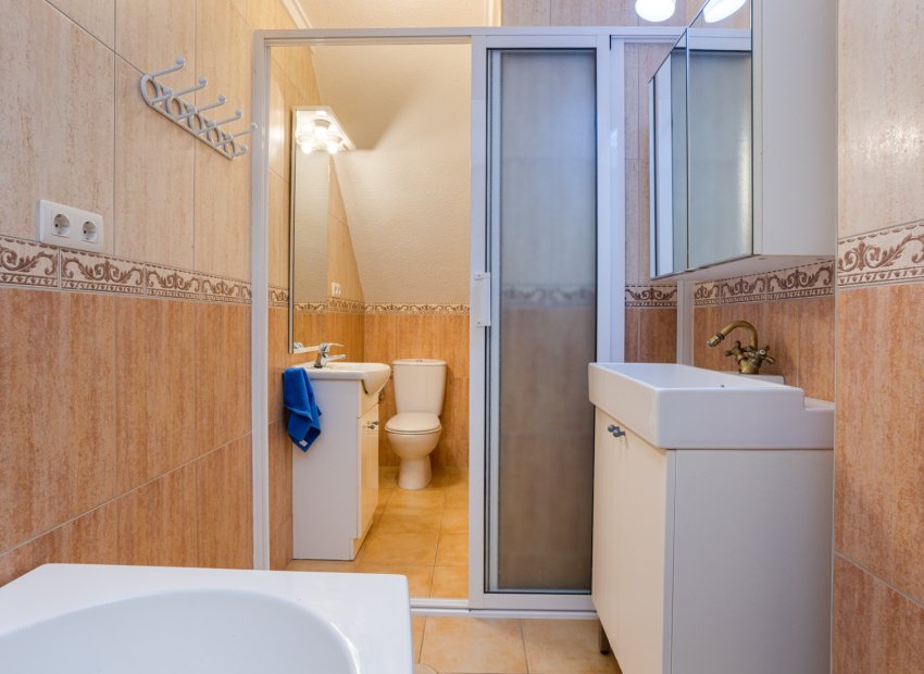 Herverkoop - Rijwoning -
Torrevieja - La Siesta