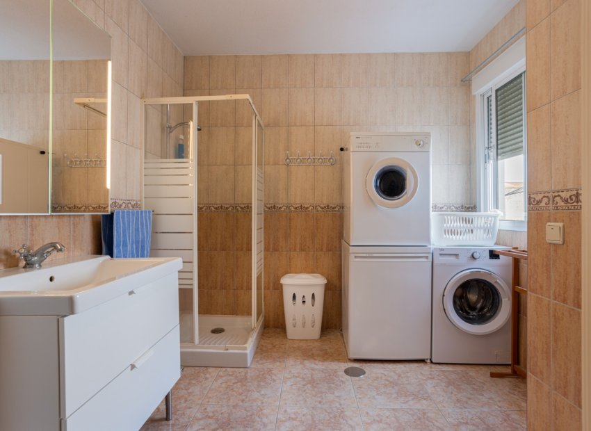 Herverkoop - Rijwoning -
Torrevieja - La Siesta