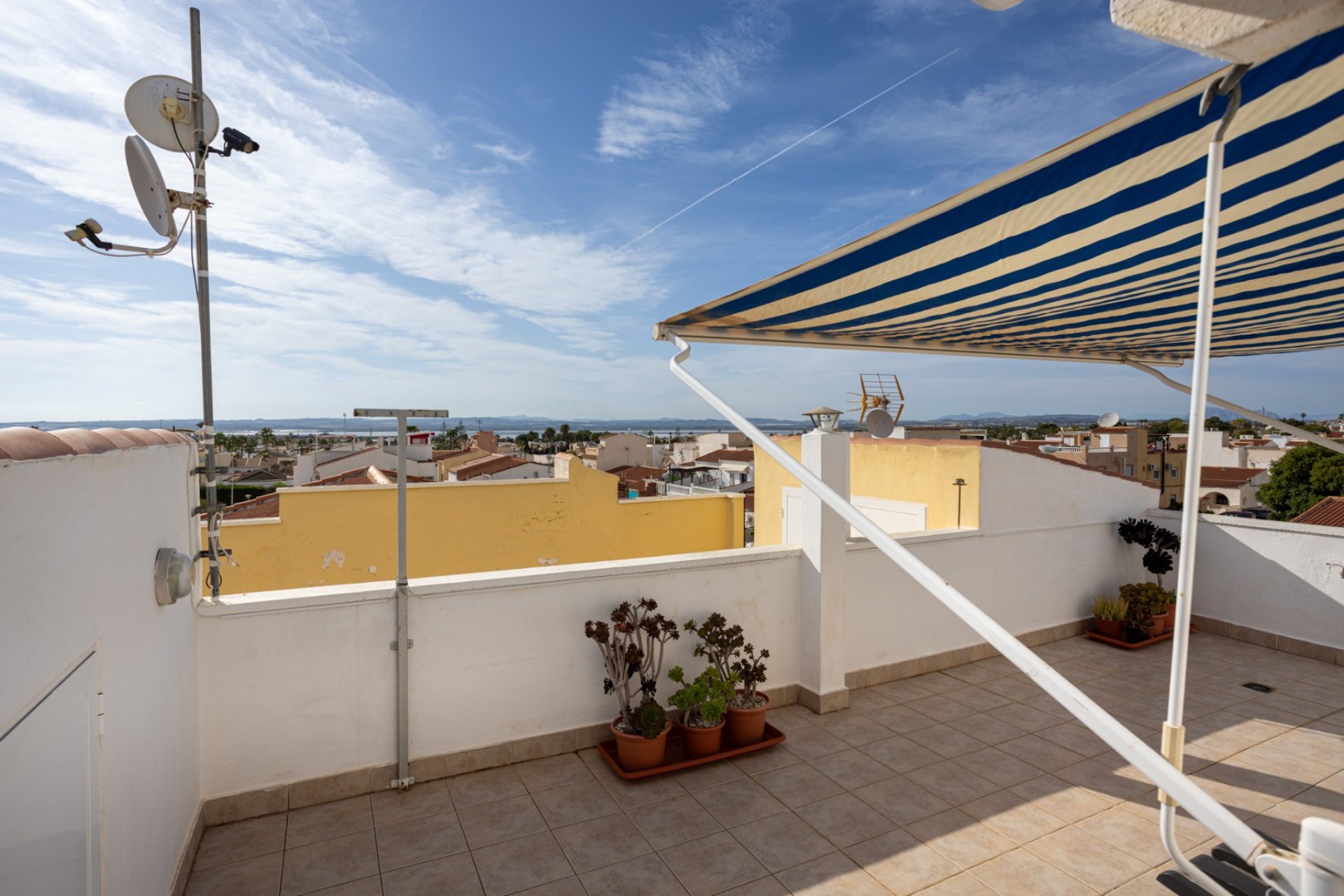 Herverkoop - Rijwoning -
Torrevieja - La Siesta