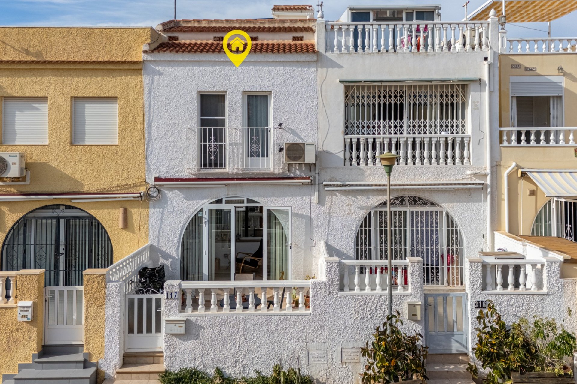 Herverkoop - Rijwoning -
Torrevieja - La Siesta
