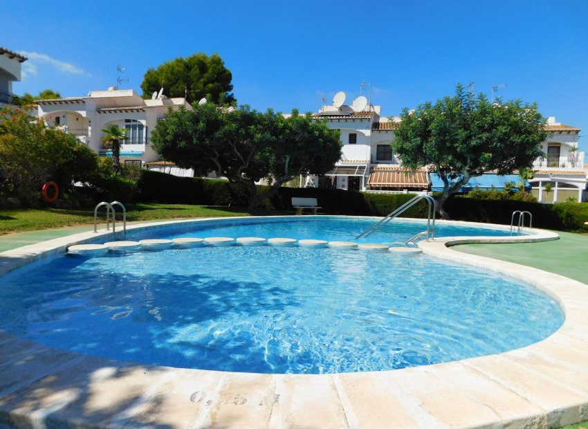 Herverkoop - Rijwoning -
Torrevieja - Lago Jardin