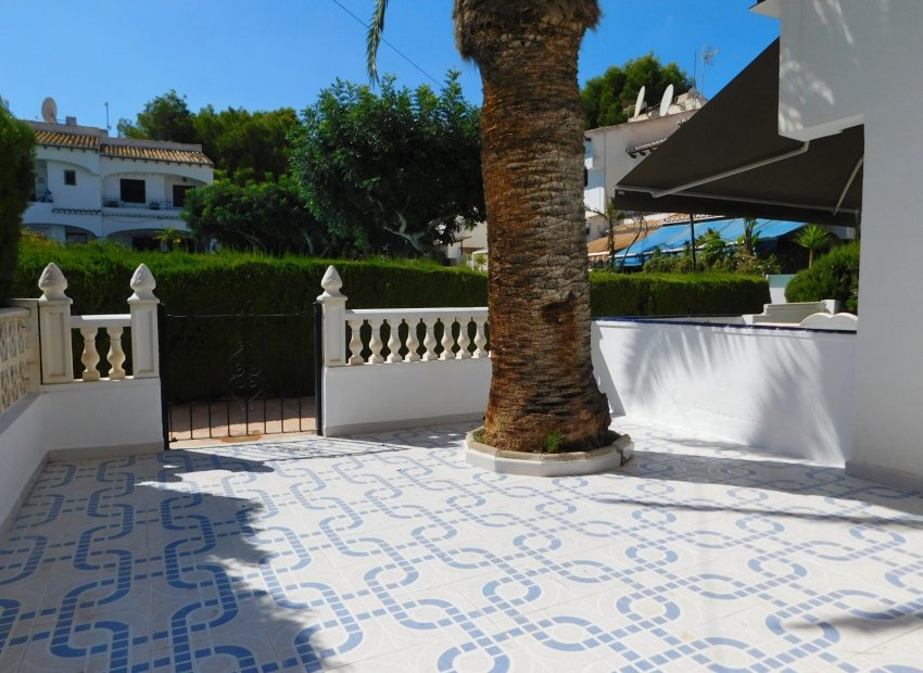 Herverkoop - Rijwoning -
Torrevieja - Lago Jardin