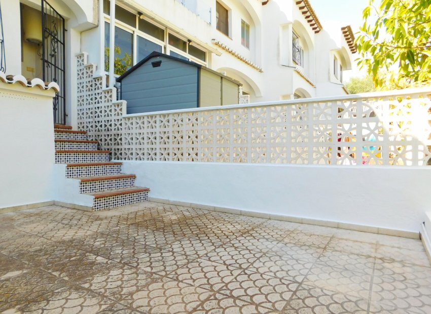 Herverkoop - Rijwoning -
Torrevieja - Lago Jardin