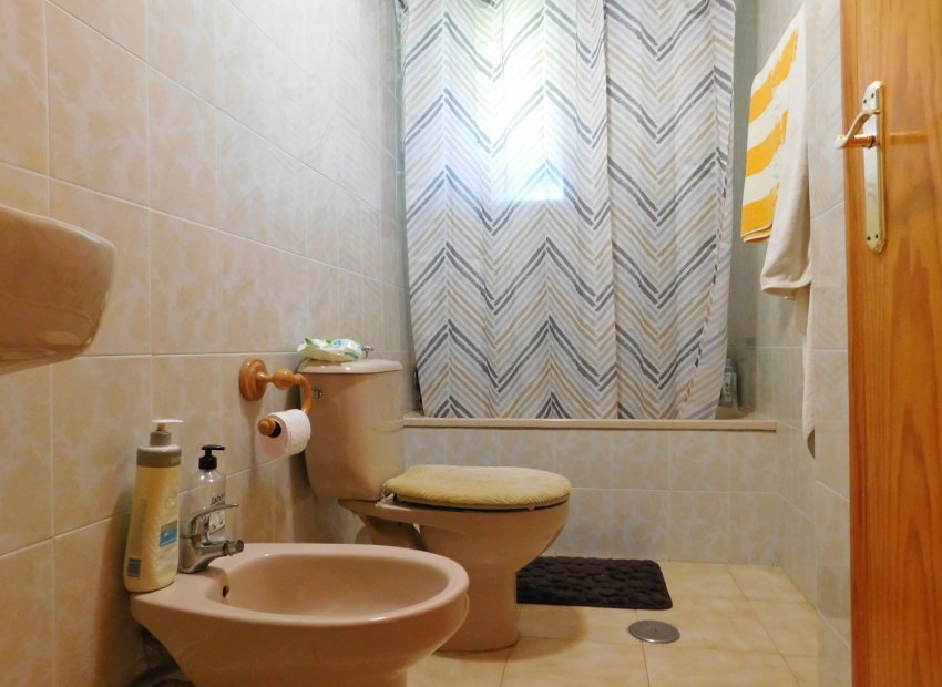 Herverkoop - Rijwoning -
Torrevieja - Lago Jardin