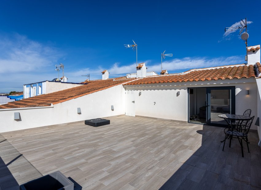 Herverkoop - Rijwoning -
Torrevieja - Urbanización San Luis