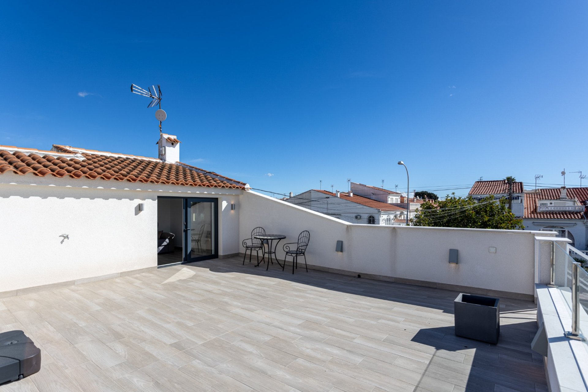 Herverkoop - Rijwoning -
Torrevieja - Urbanización San Luis