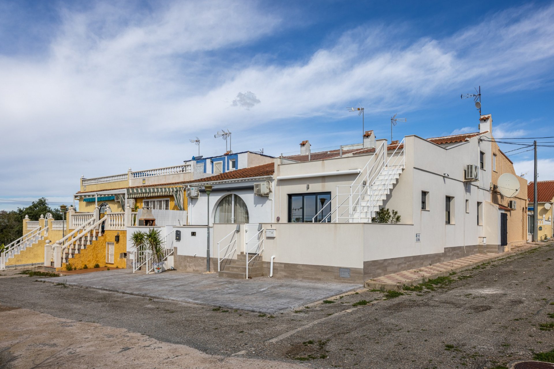 Herverkoop - Rijwoning -
Torrevieja - Urbanización San Luis