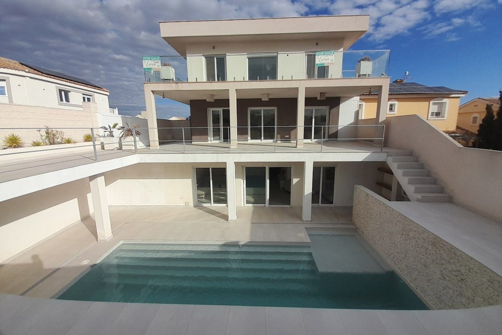 Herverkoop - Villa -
Gran Alacant