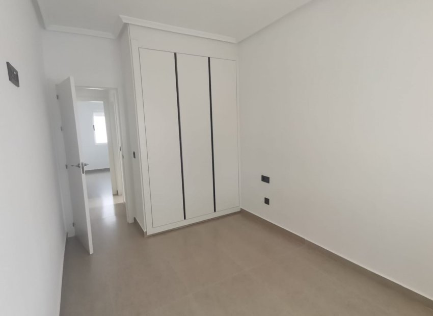 Herverkoop - Vrijstaande woning / Villa -
Algorfa - Lo Crispin