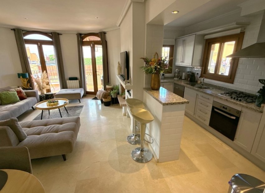 Herverkoop - Vrijstaande woning / Villa -
Algorfa