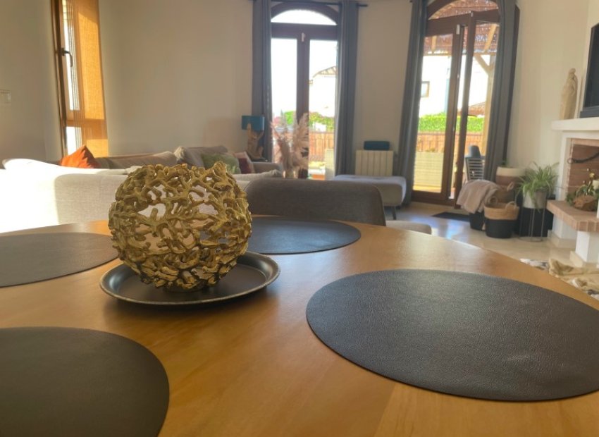 Herverkoop - Vrijstaande woning / Villa -
Algorfa