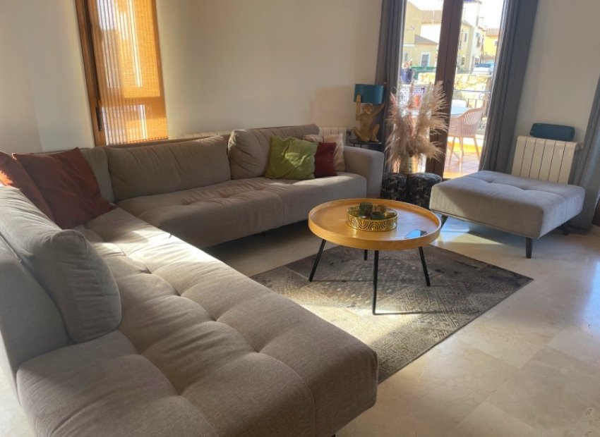 Herverkoop - Vrijstaande woning / Villa -
Algorfa