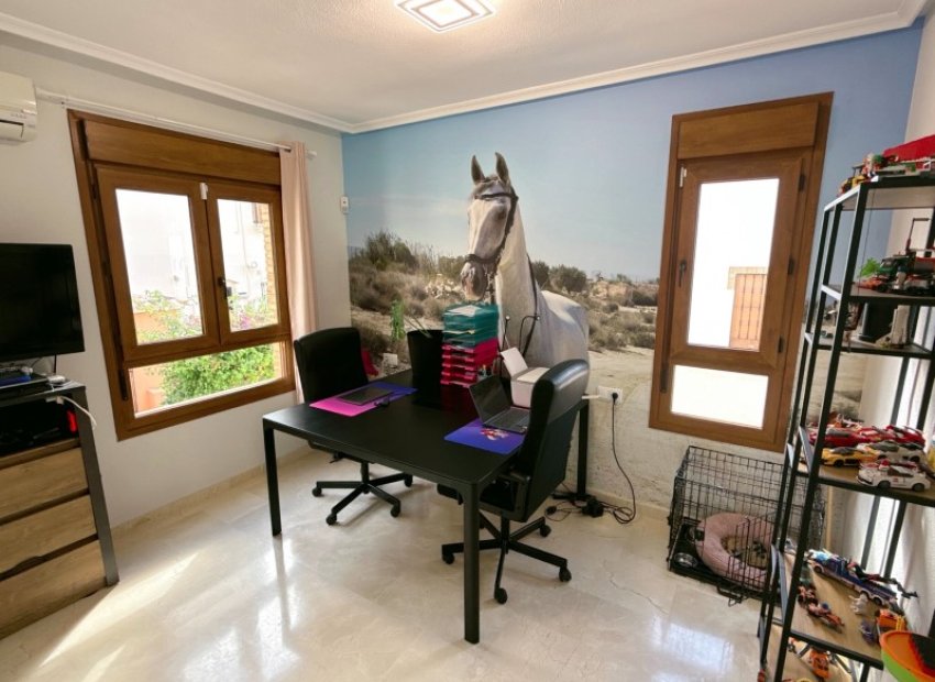 Herverkoop - Vrijstaande woning / Villa -
Algorfa