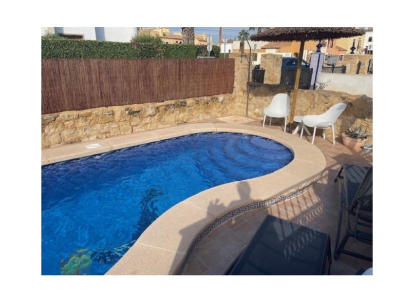 Herverkoop - Vrijstaande woning / Villa -
Algorfa